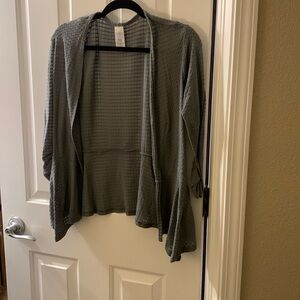 Feminine fitted and flowy gray cardigan sweater S